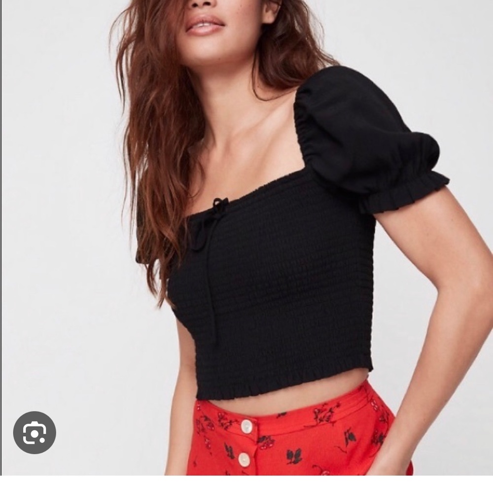 Aritzia Wilfred Smocked Top